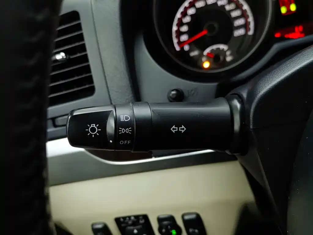 Mitsubishi Pajero (Import) — миниатюра 18
