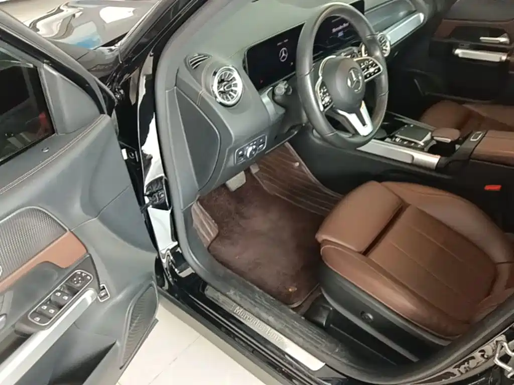 Mercedes-Benz GLB — миниатюра 16