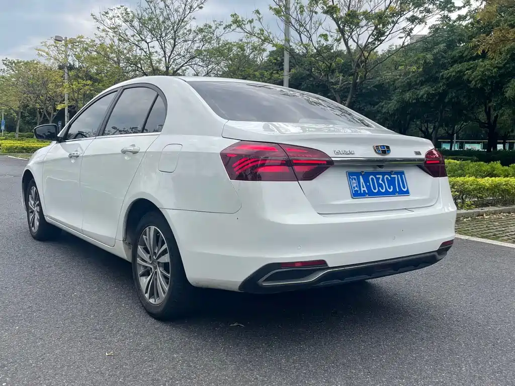 Geely Emgrand — миниатюра 7