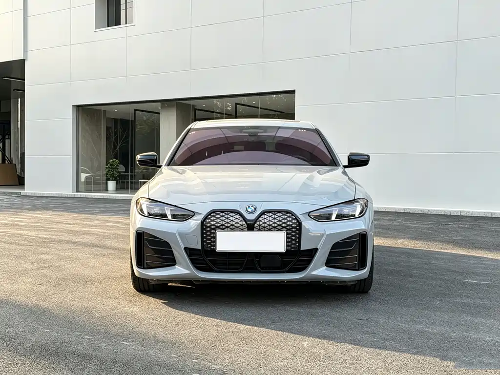 BMW i4 — миниатюра 2