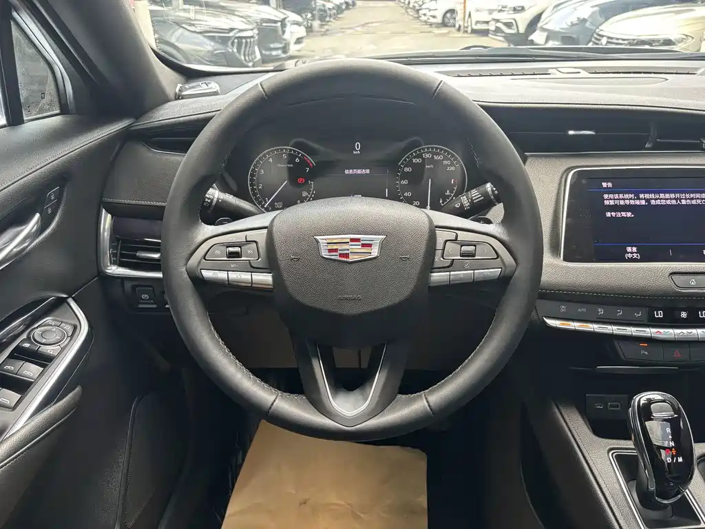 Cadillac XT4 — миниатюра 15