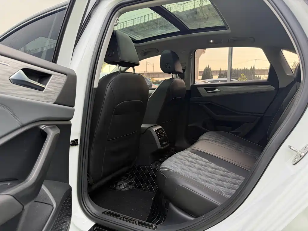 Volkswagen Sagitar — миниатюра 9