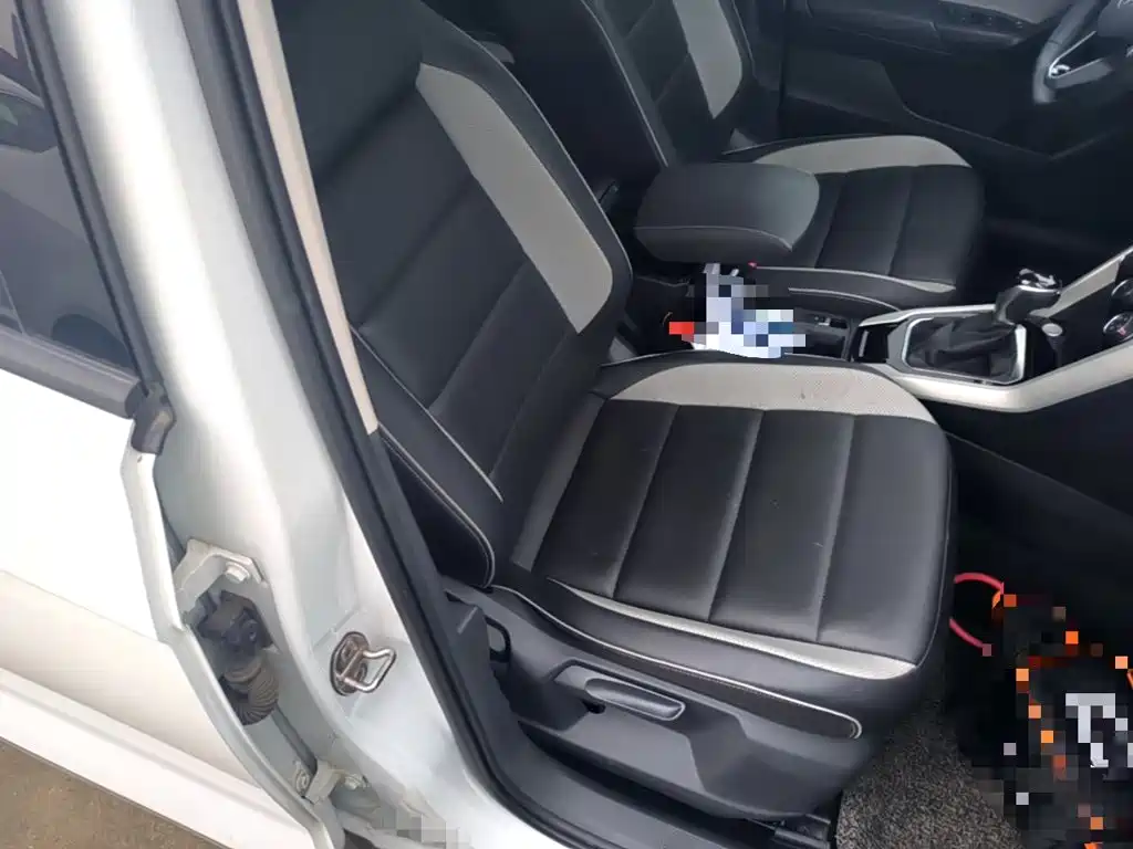 Volkswagen T-Roc — миниатюра 25