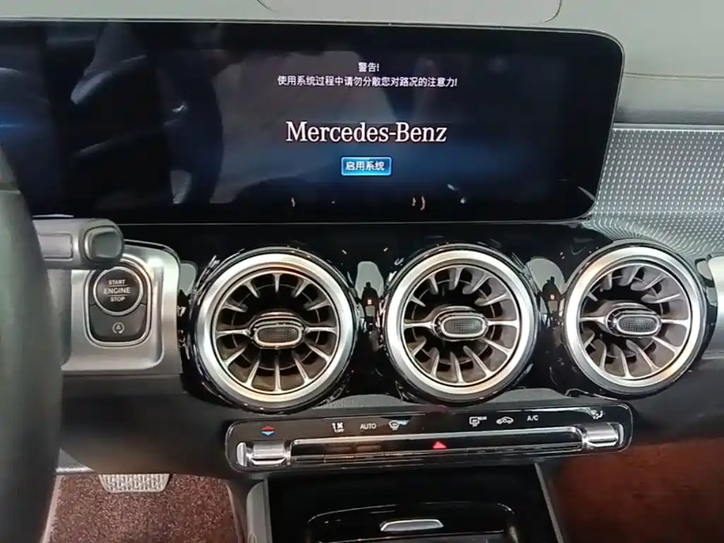 Mercedes-Benz GLB — миниатюра 13