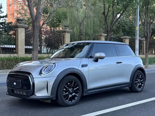 MINI  2023