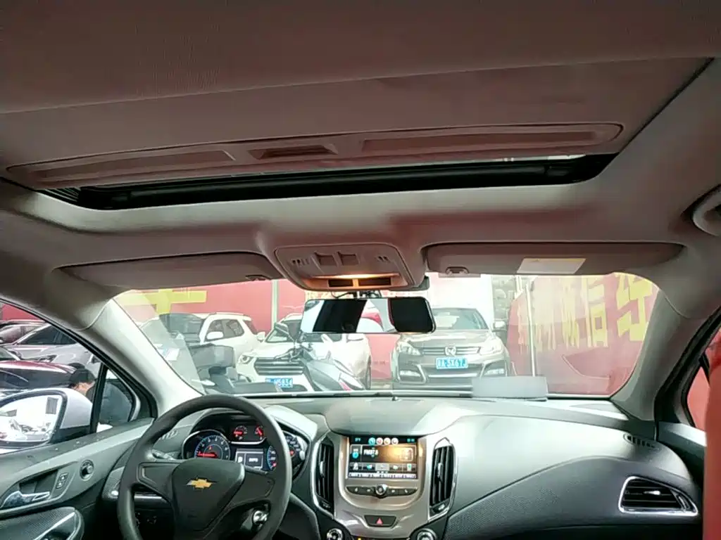 Chevrolet Cruze — миниатюра 18