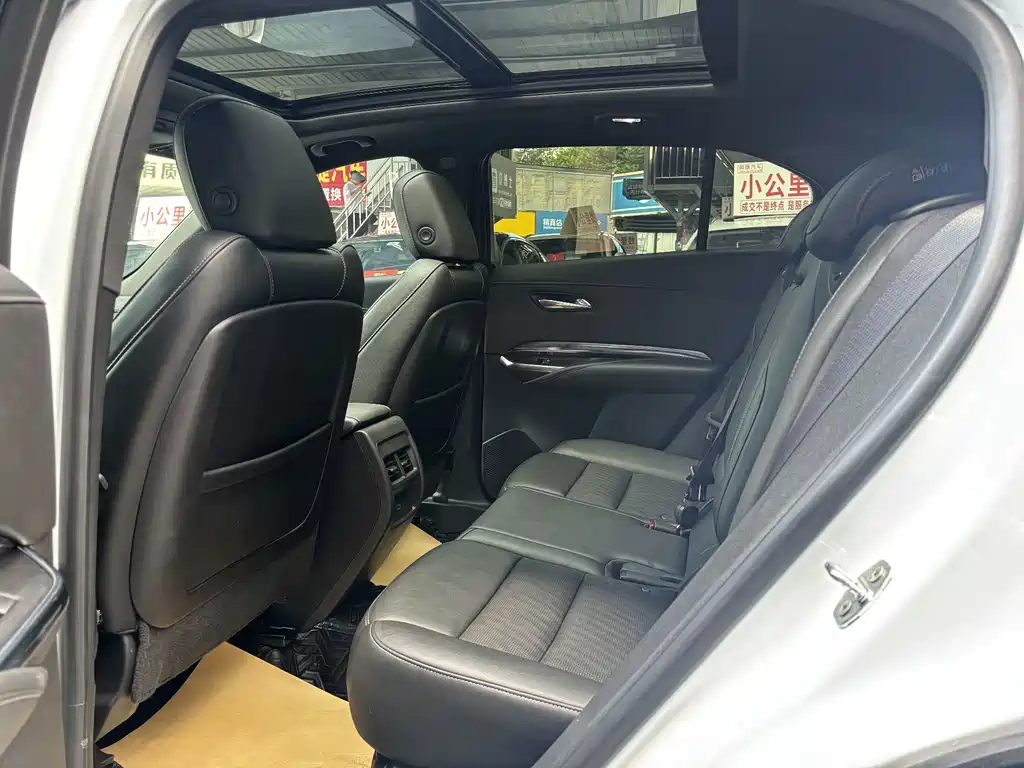 Cadillac XT4 — миниатюра 5