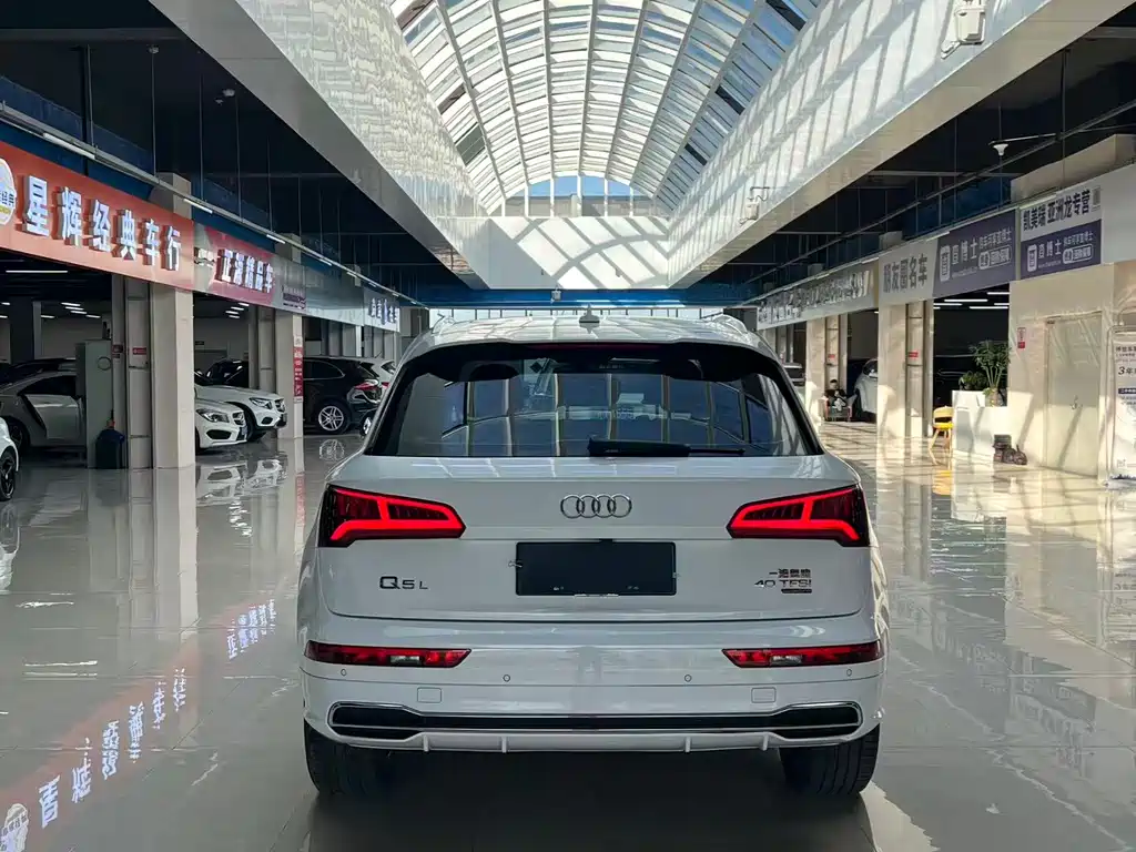Audi Q5L — миниатюра 5
