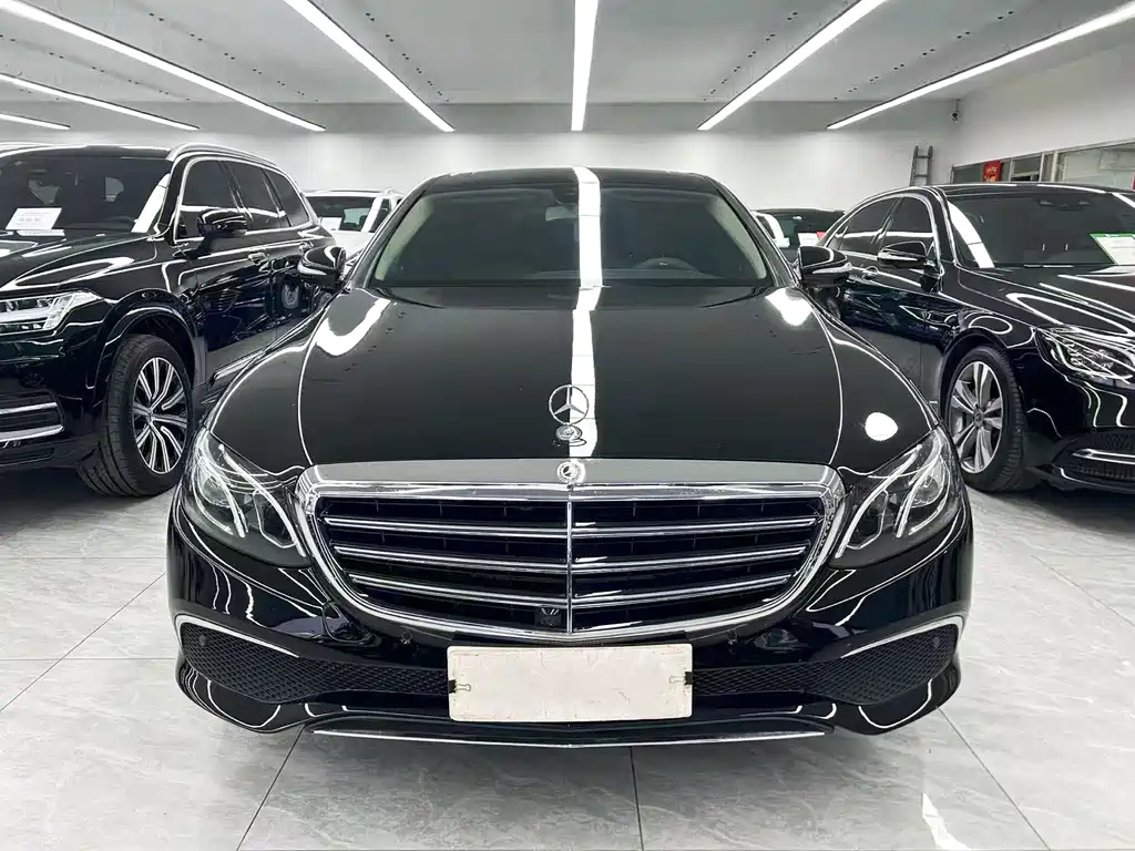 Mercedes-Benz E-Class — миниатюра 2