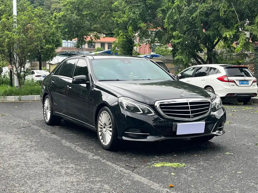 Mercedes-Benz E-Class — миниатюра 2
