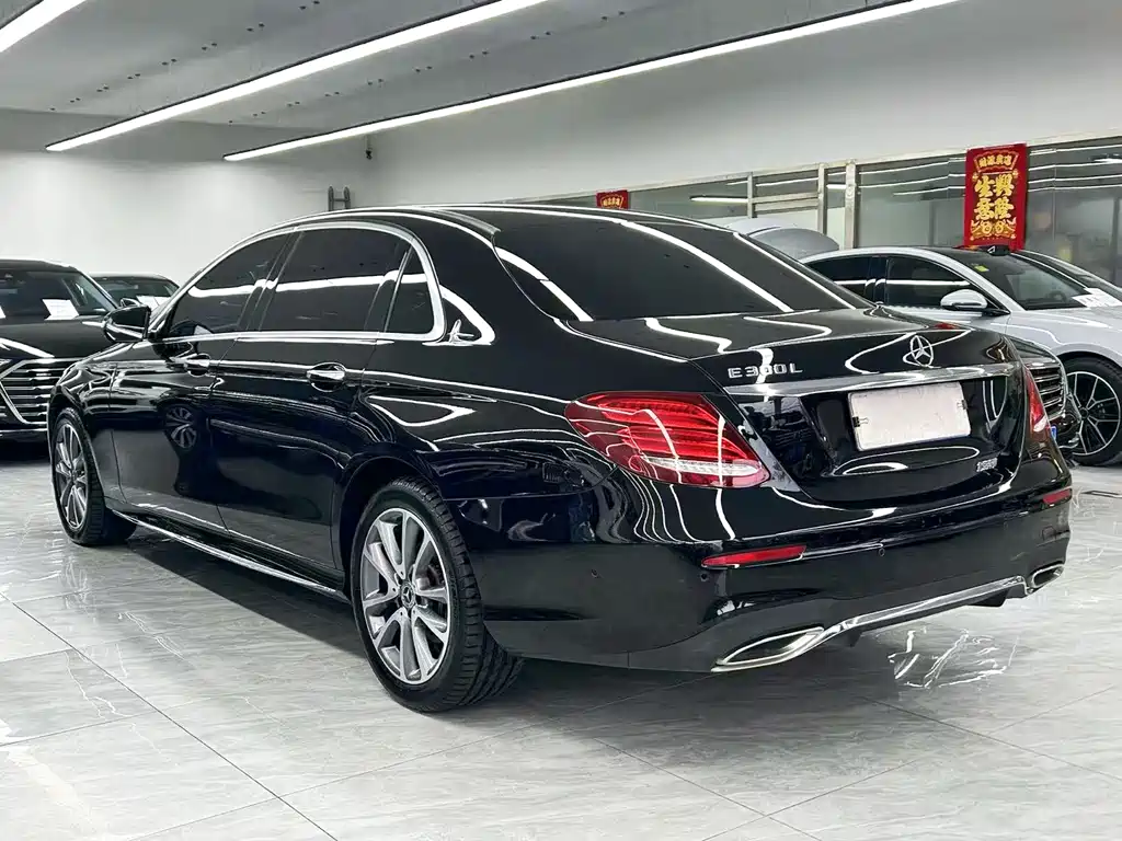 Mercedes-Benz E-Class — миниатюра 4