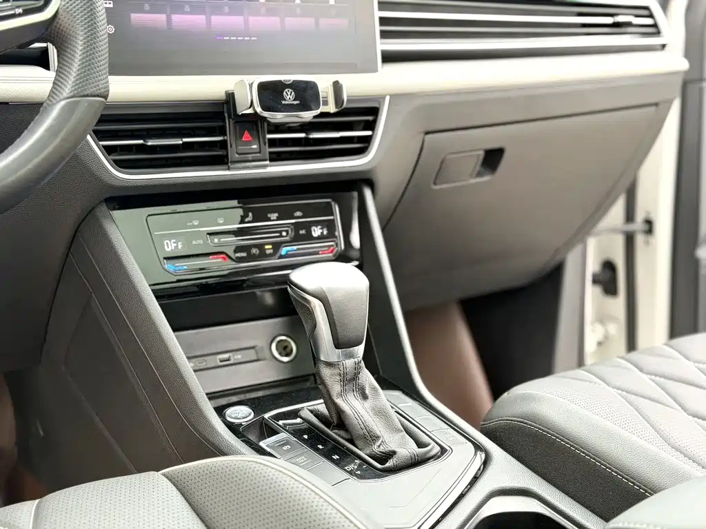 Volkswagen Tiguan L — миниатюра 6