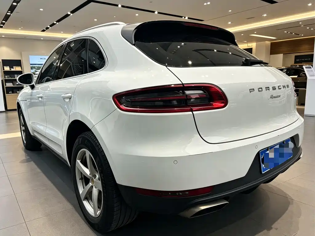 Porsche Macan — миниатюра 7