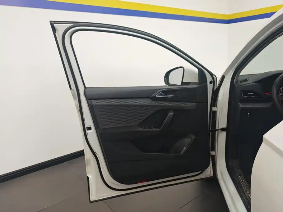 Volkswagen Tharu — миниатюра 7