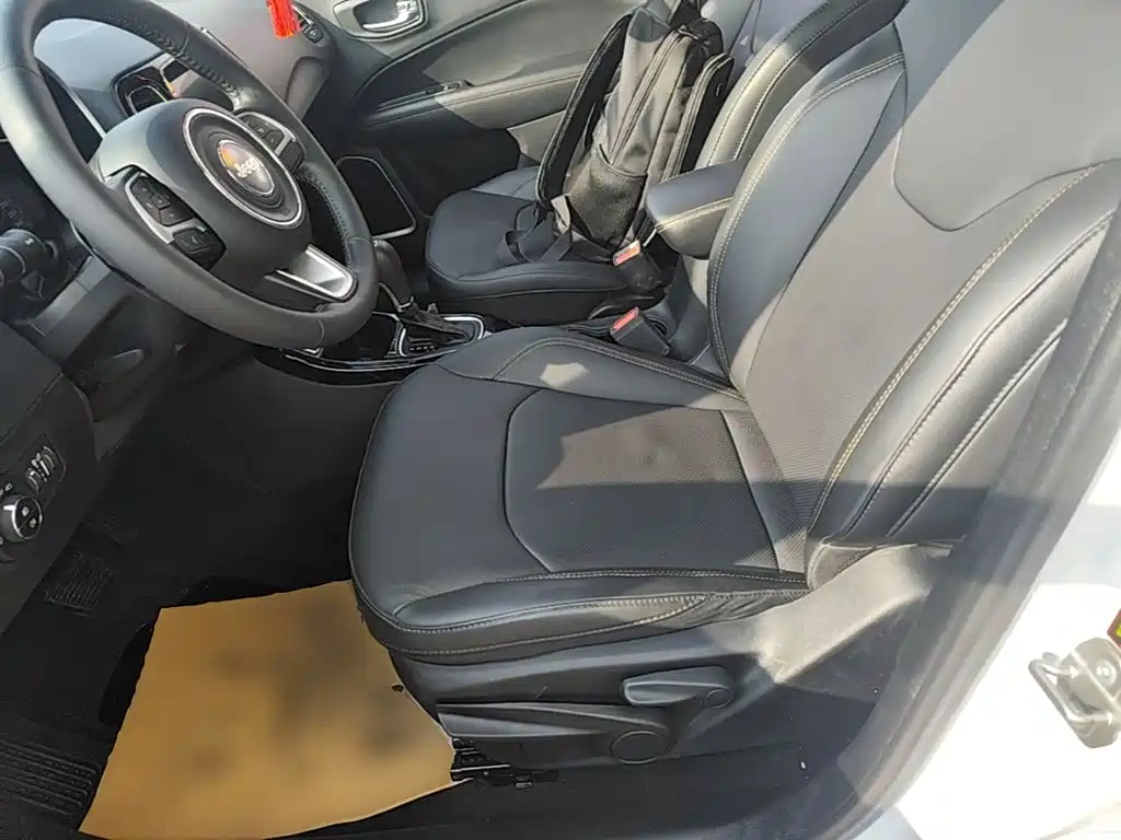 Jeep Compass — миниатюра 15