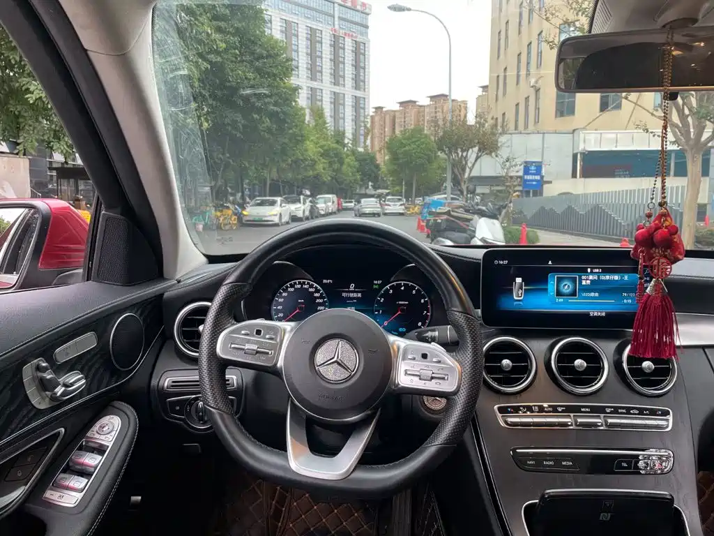 Mercedes-Benz C-Class — миниатюра 14