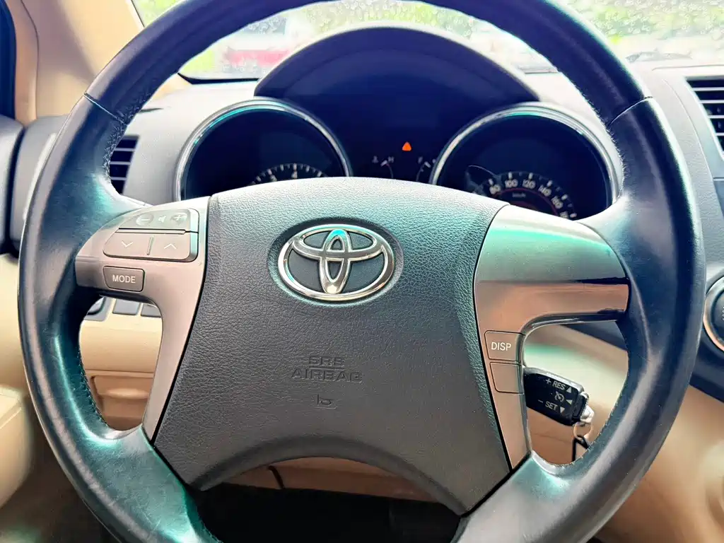Toyota Highlander — миниатюра 17