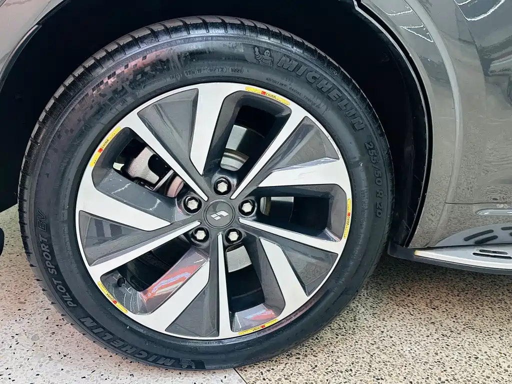 Li Auto Li ONE — миниатюра 8