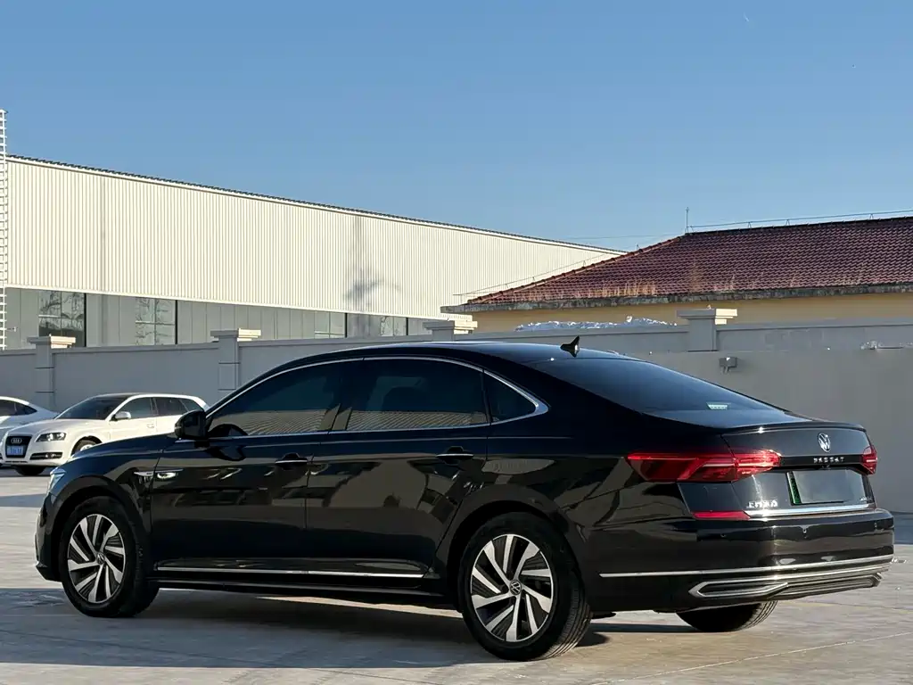 VOLKSWAGEN PASSAT NEW ENERGY