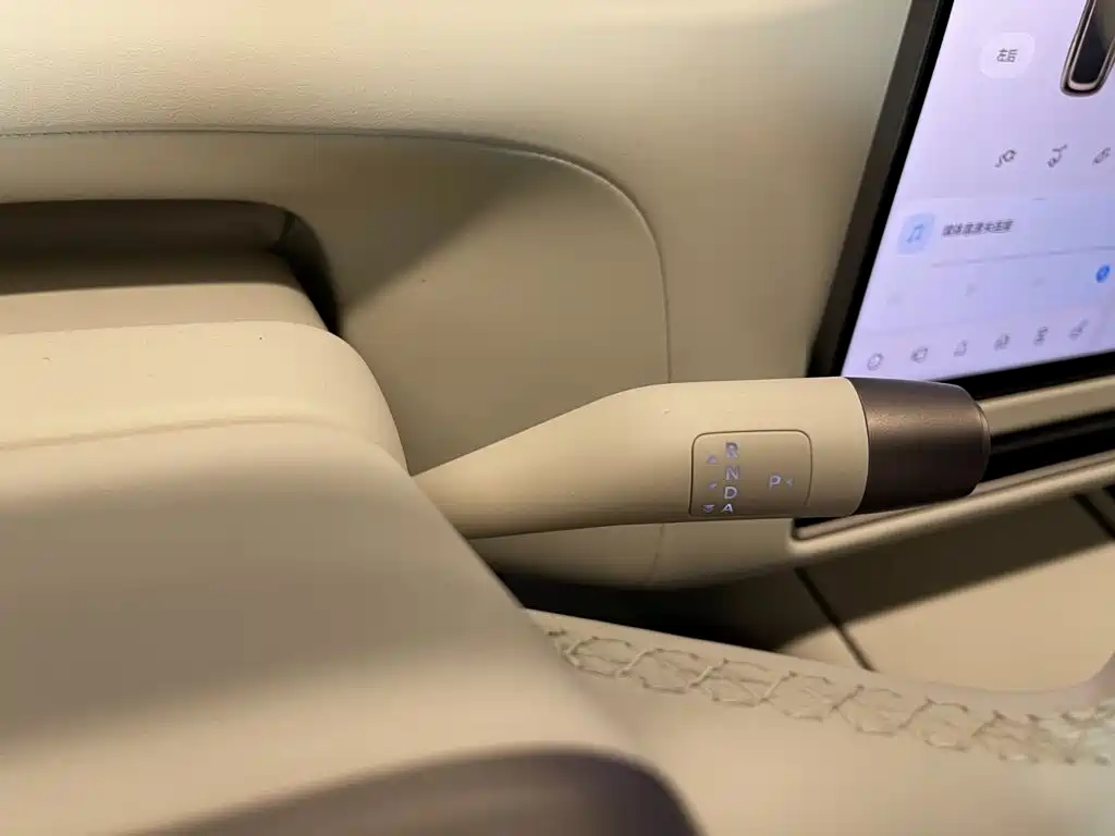 Li Auto Li L9 — миниатюра 16