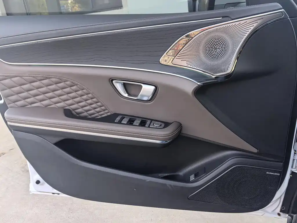 BYD Han — миниатюра 10