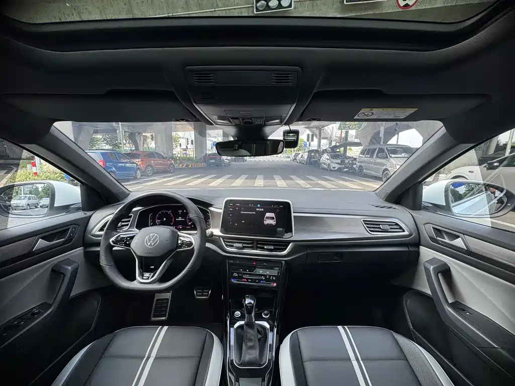 Volkswagen T-Roc — миниатюра 18