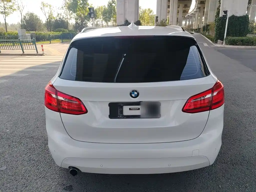 BMW 2 Series Active Tourer — миниатюра 6