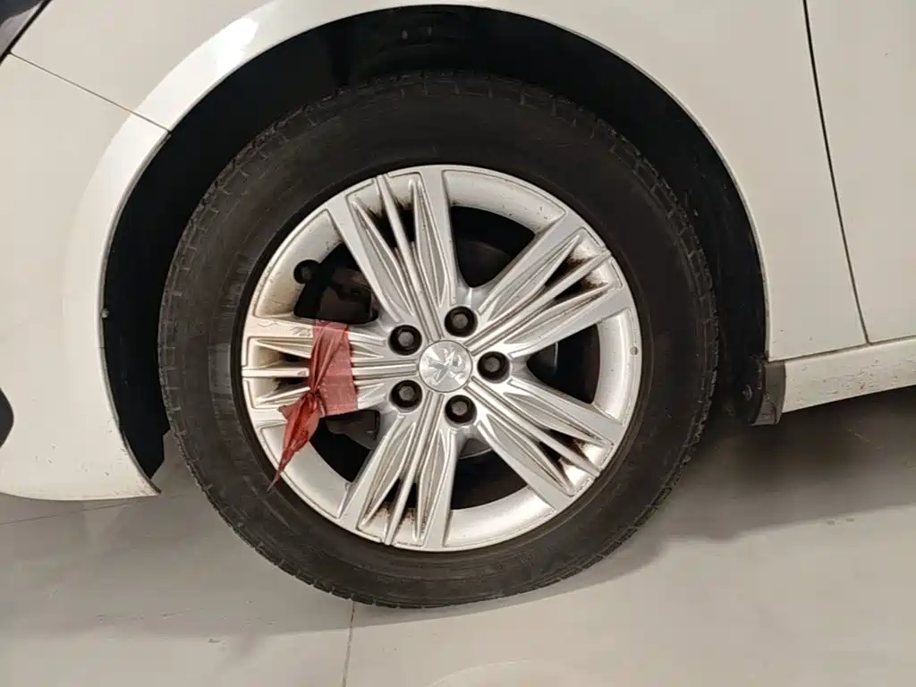 Peugeot 308 — миниатюра 23