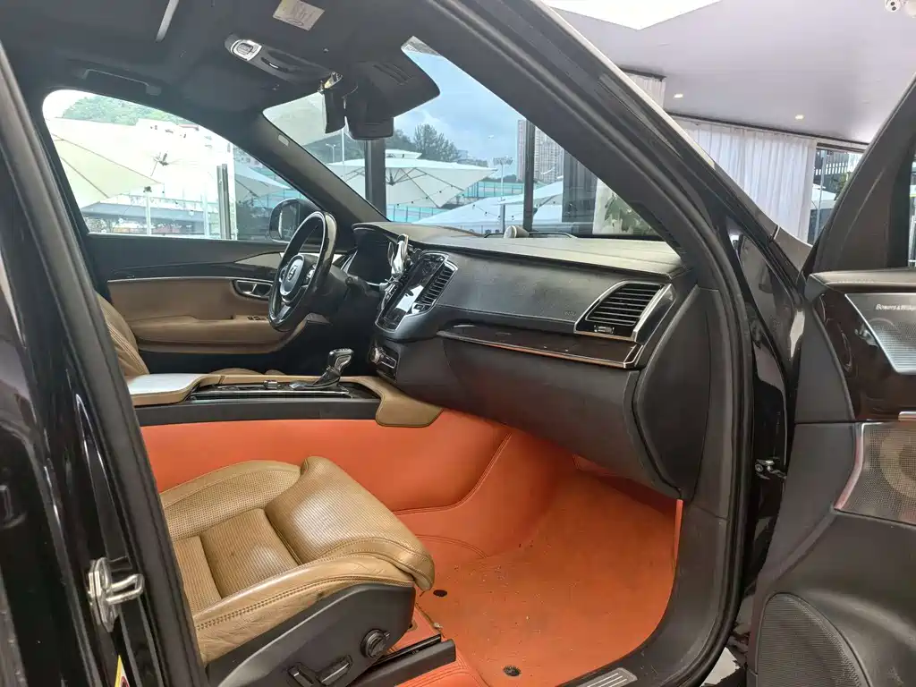 Volvo XC90 — миниатюра 17