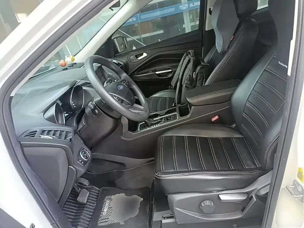 Ford Kuga — миниатюра 15