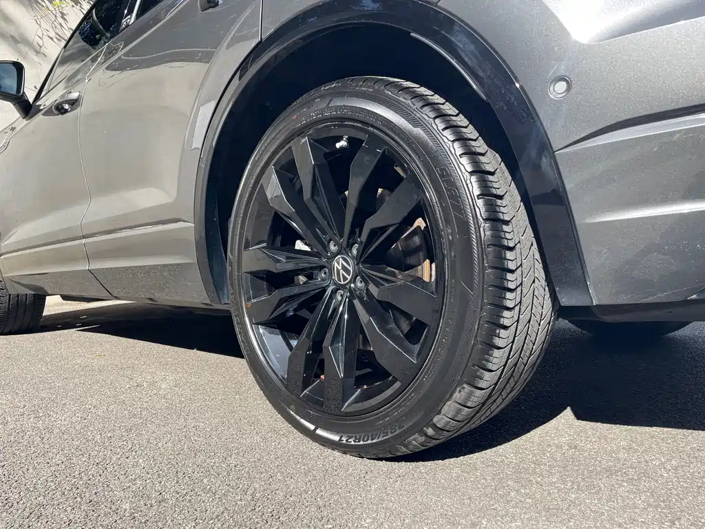 Volkswagen Touareg — миниатюра 32