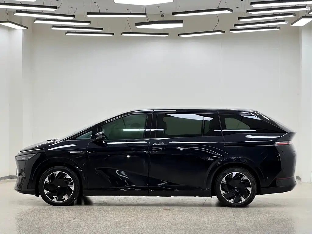 XPeng X9 — миниатюра 7