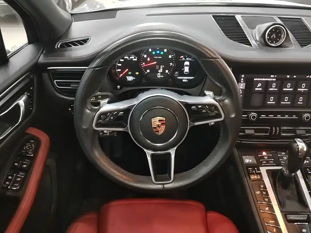 Porsche Macan — миниатюра 11