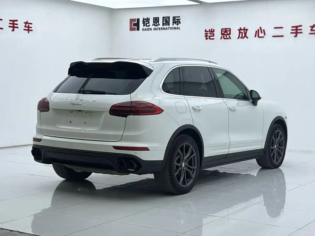 Porsche Cayenne — миниатюра 8