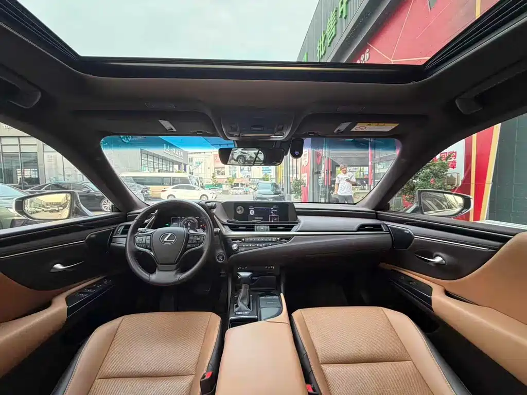 Lexus ES — миниатюра 4