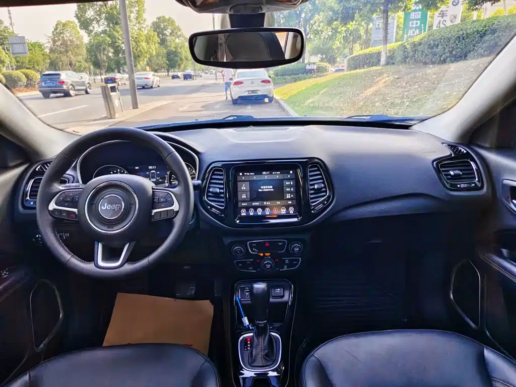 Jeep Compass — миниатюра 13