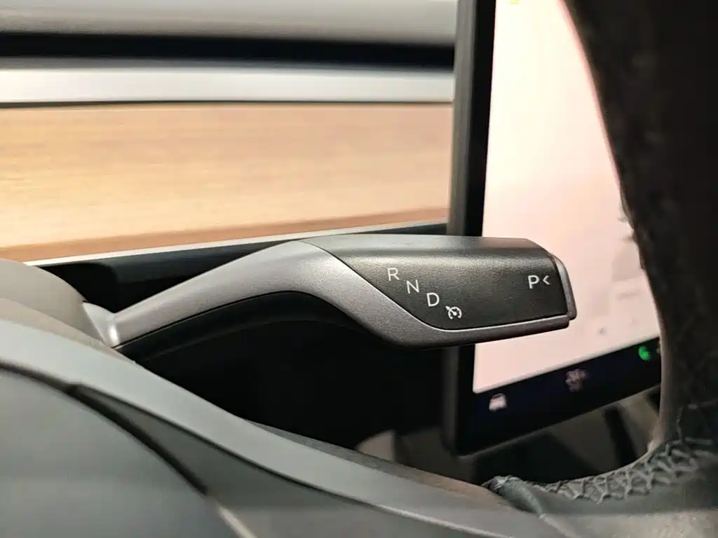 Tesla Model 3 — миниатюра 14