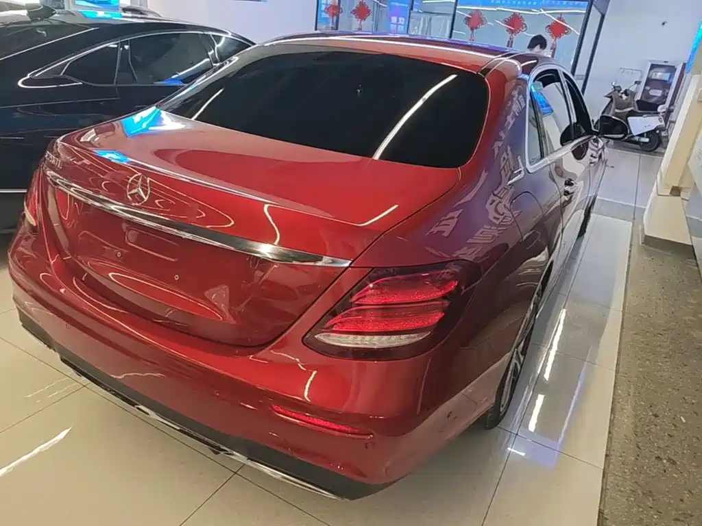 Mercedes-Benz E-Class — миниатюра 7
