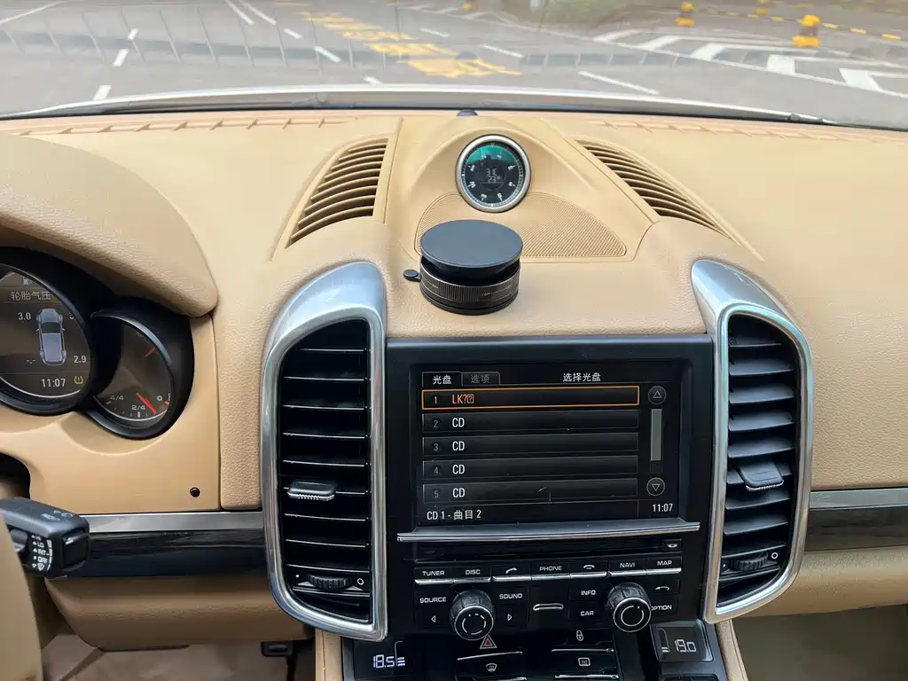 Porsche Cayenne — миниатюра 11