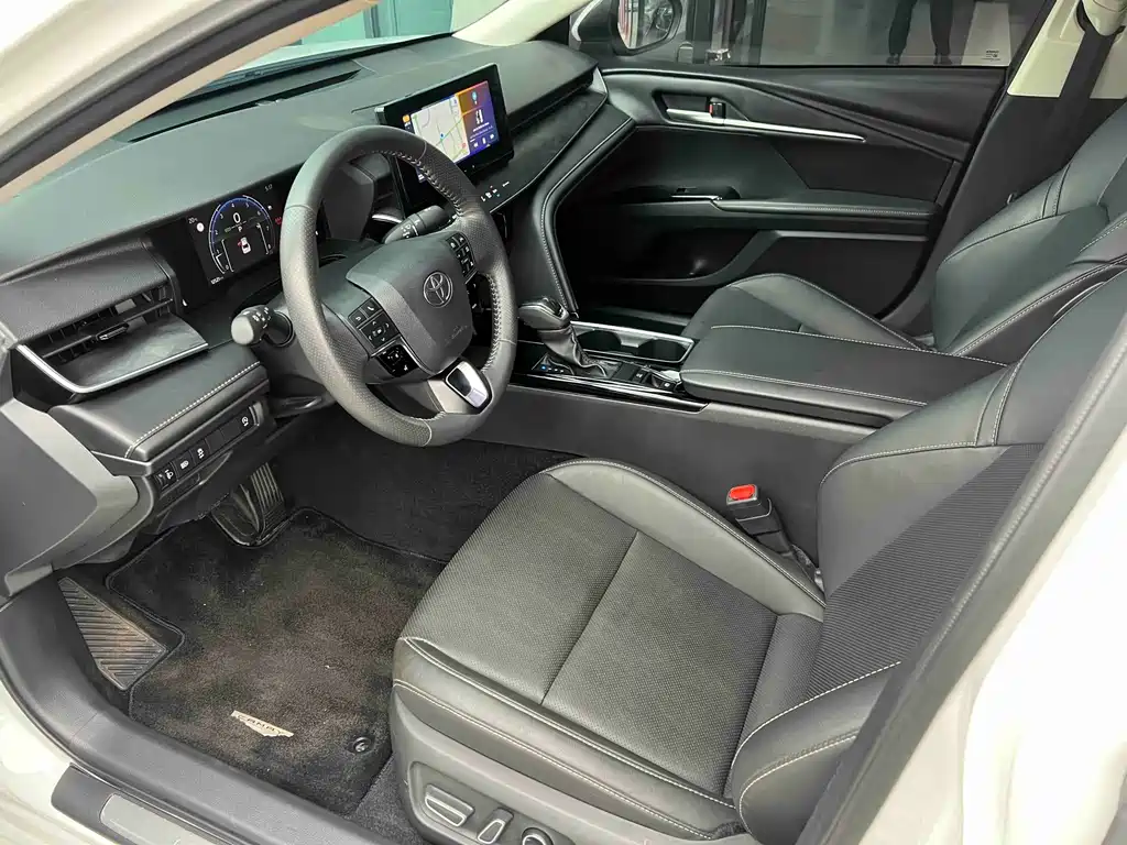 Toyota Camry — миниатюра 10
