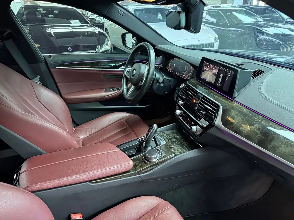 BMW 5 Series — миниатюра 17
