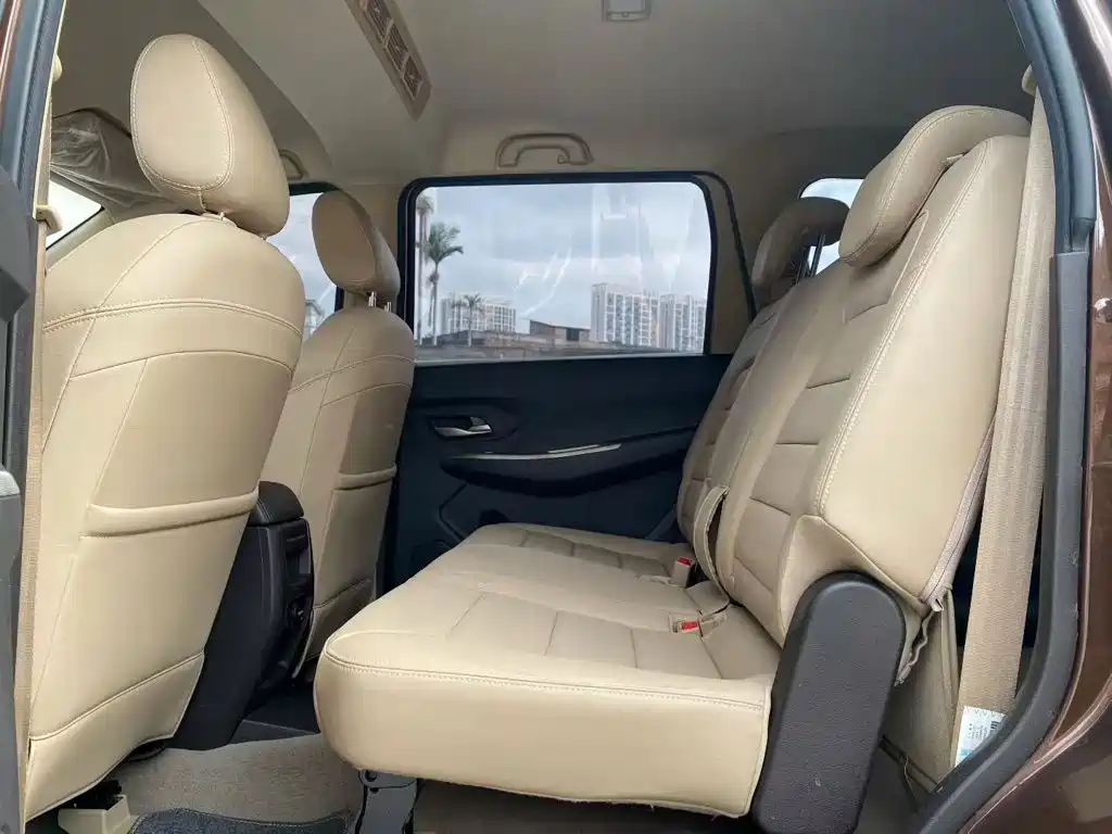 Wuling Hongguang — миниатюра 5