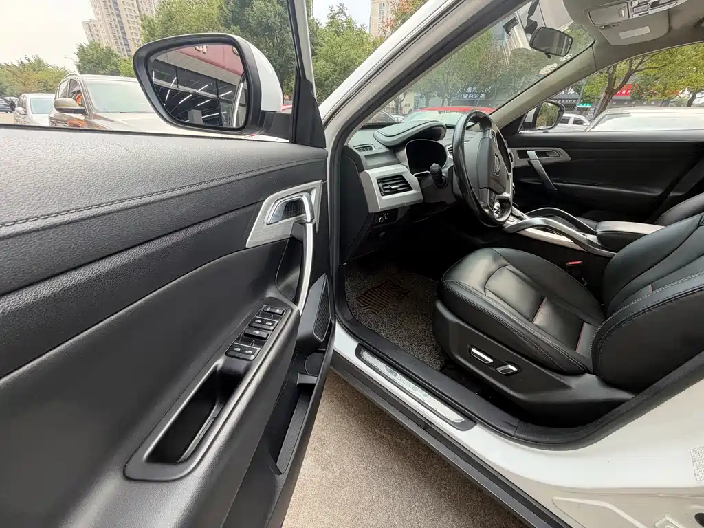 Geely Boyue — миниатюра 14