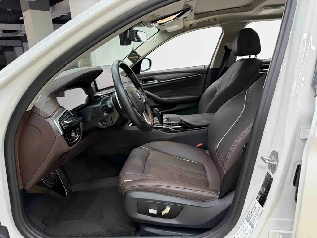 BMW 5 Series — миниатюра 20