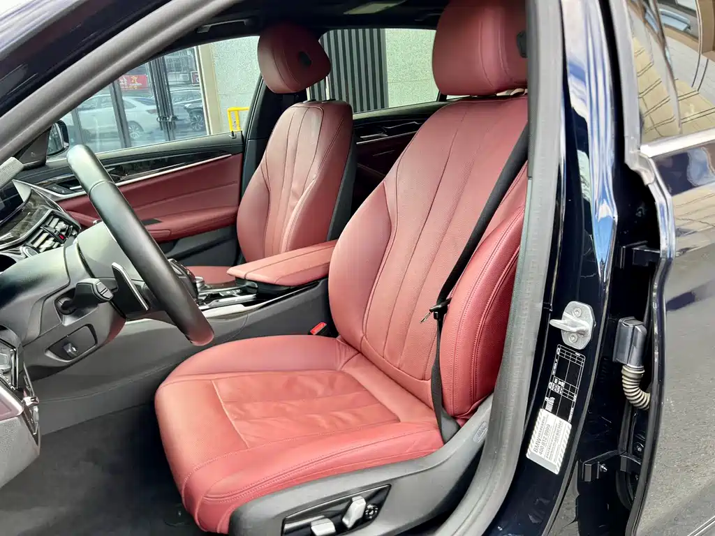 BMW 5 Series — миниатюра 11