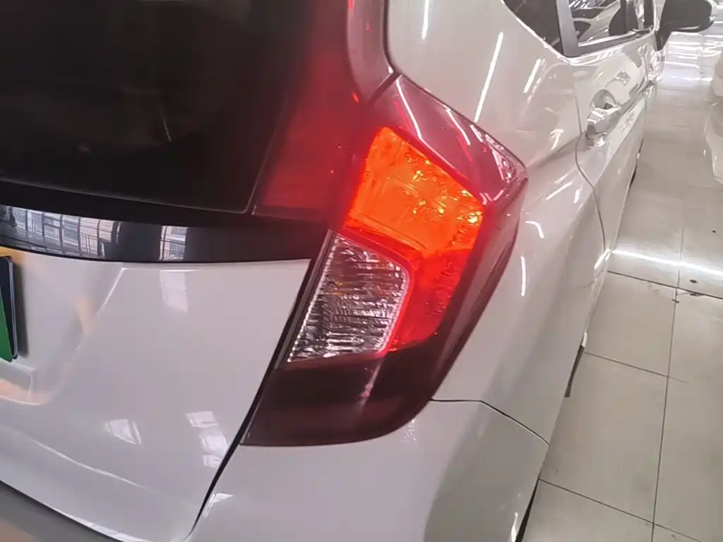 Honda Fit — миниатюра 8