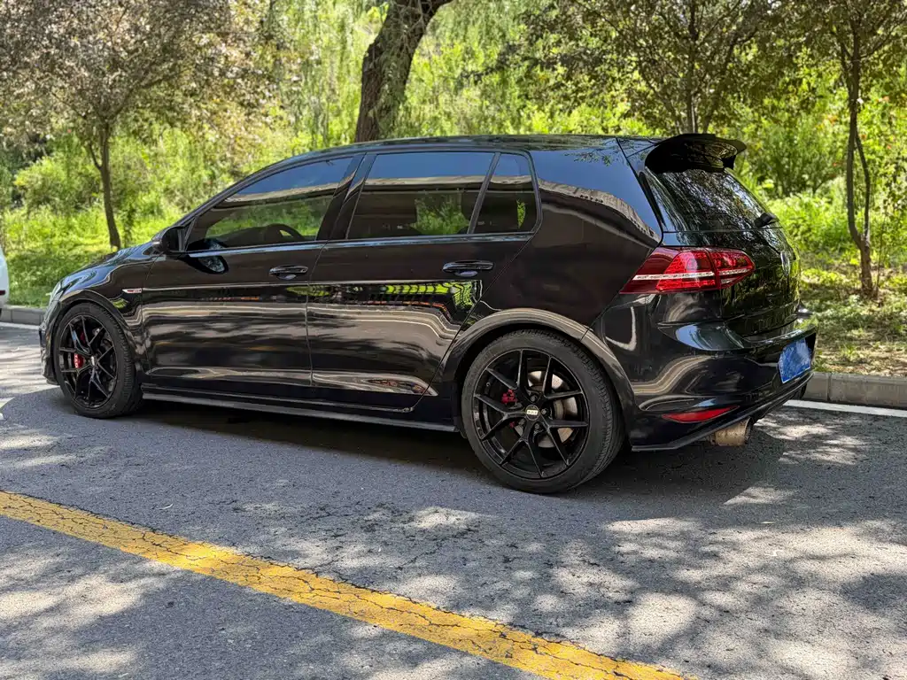 Volkswagen Golf GTI — миниатюра 2