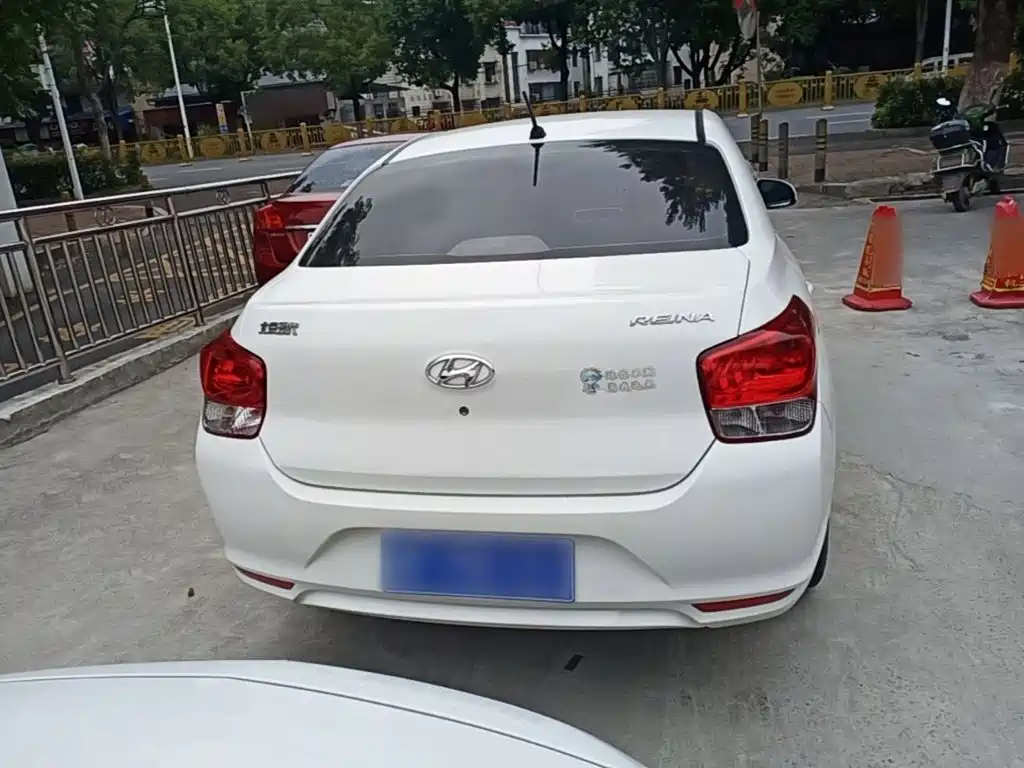 Hyundai Verna — миниатюра 6