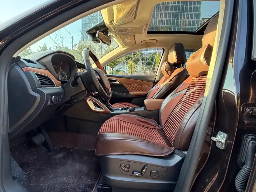 Borgward BX7 — миниатюра 5