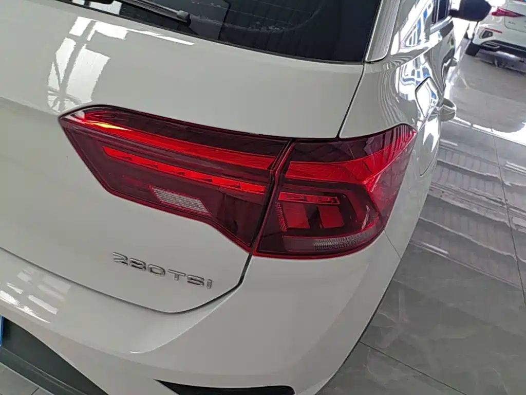 Volkswagen T-Roc — миниатюра 8
